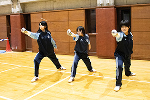 フェンシング班の活動写真